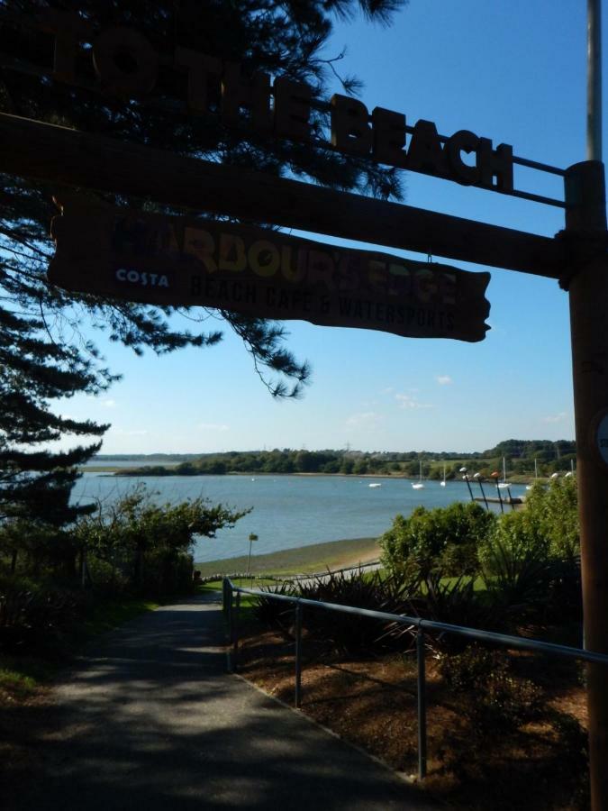 Pine Ridge 59 Rockley Park Poole With Sea View Sleeps Six Hotel Buitenkant foto